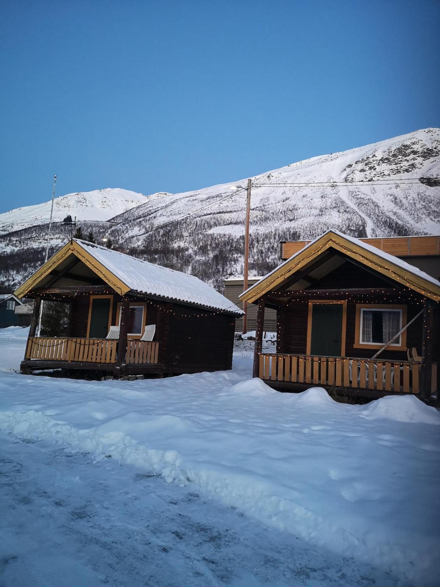 Best No1 Manndalen Bagian luar foto